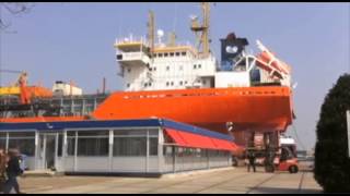 Groot baggerschip op scheepswerf in Dordrecht [upl. by Herodias]