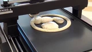 Pancakebot printing a pancake  3  tech4seniors [upl. by Littlejohn213]