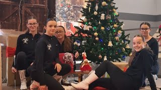 Les Majorettes de MontesquieuVolvestre au Marché de Noël de Lavelanet [upl. by Alaine]