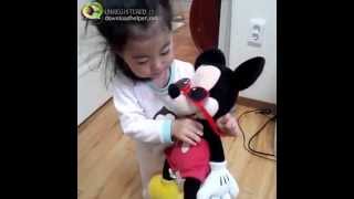 Cute Korean Baby Wearing Sunglasses 나 선글라스 썼다 [upl. by Fleeta]