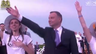 Andrzej Duda bawi sie na koncercie Hazela █▬█ █ ▀█▀ [upl. by Rust]