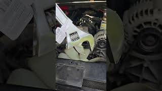 Breaking loose the fan clutch 2001 Gen 3 Chevrolet silverado and Avalanche [upl. by Icyaj]