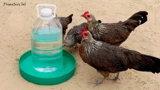 Como hacer un bebedero casero con una botella de plástico para gallinas patitos y pollitos de corral [upl. by Vida]