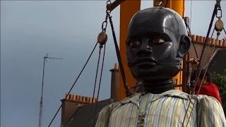 Les quotGéantsquot de Royal de Luxe débarquent à Nantes [upl. by Rockel]