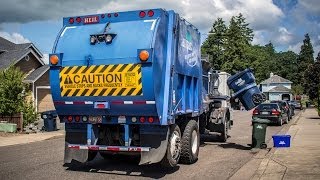 Heil Formula 7000 Garbage Truck [upl. by Lyon747]