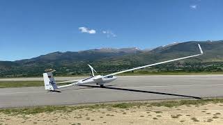 Motorglider Schleicher ASH31Mi taking off from Cerdanya Aerodrome Catalonia [upl. by Gran327]