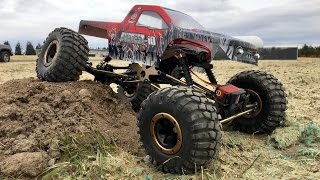 Redcat Everest 10 Rock Crawling FUN [upl. by Oleusnoc100]