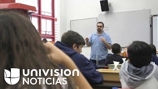 “Mis chicos saben que soy indocumentado” Se cree que hay hasta 20000 profesores con DACA [upl. by Haddad453]