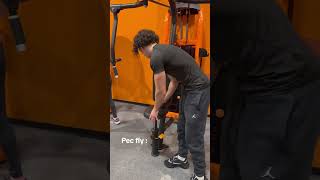 Comment utiliser les machines à basic fit fyp viral trend gym shorts fitness bodybuilding [upl. by Germano306]