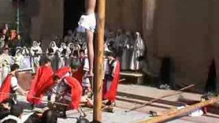 Vía crucis viviente en Andosilla Navarra Jesús es crucificado [upl. by Ttezil]