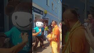 Muni Priya Prabhu Chants Hare Krishna in Teplice nad Metuji and a Costumed Character Dances [upl. by Llednahs]