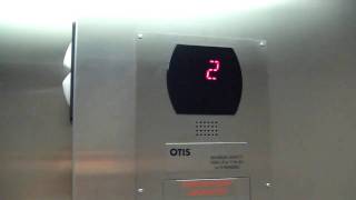 Otis series 5 Hydraulic elevator  Holiday Inn Le Roy IL [upl. by Ahter138]