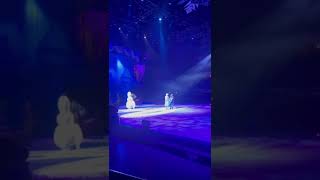 Vidéo moment la reine des neiges Disney sur glace [upl. by Chet]