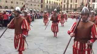 Calcio Storico Fiorentino 2014  Corteo in Piazza Signoria [upl. by Harl831]