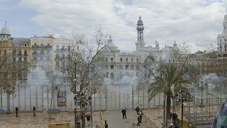 La primera mascletà de las Fallas 2023 descarga 90 kilos de pólvora en Valencia [upl. by Bela255]