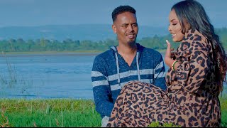 Qamar Suugaani Ft Warda Happy  Jawi Officail Video [upl. by Lalla]