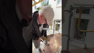 Stein aufteilen 🔨 handwerk ausbildung baustelle zimmermann maurer stein [upl. by Repsihw]