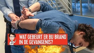 JOOST IN DE GEVANGENIS  Joost Mag Het Weten [upl. by Ardnaet]