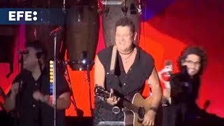 Sevilla vive una fiesta en el reencuentro de Carlos Vives con España [upl. by Oaht]