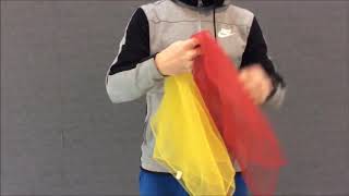 Jonglage avec 3 foulards en cascade [upl. by Dodie]