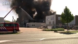 Geen gewonden bij werknemers brandend bedrijf Sittard 13 mei 2015 [upl. by Adigun]