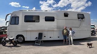 WOHNMOBIL DER ZUKUNFT Vario Mobil Mercedes Benz Actros Roomtour im Campervan Luxus [upl. by Annawd]