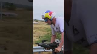 Kristian Blummenfelt battling through a tough moment on the bike [upl. by Isaiah]