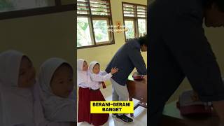 ketika guru KKN jadi rebutan murid murid sekolah ‼️‼️kkn jatuhcinta ganteng guru murid sekolah [upl. by Willy]