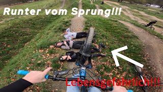 Wer liegt denn da auf dem Sprung LEBENSGEFÄHRLICH👺 mtb downhill automobile mountainbike [upl. by Vastah618]