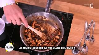 Recette  Granola de fruits secs et fromage frais [upl. by Arodaeht]