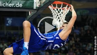 Danilo Barthel mit dem SlamDunk gegen Bonn [upl. by Arukas568]