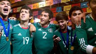 La Selección Mexicana Sub17 Campeona del Mundo canta el Cielito Lindo con Mariachi [upl. by Noxid]