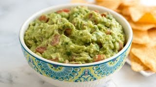 How to Make Fresh Homemade Guacamole  Easy Guacamole Recipe [upl. by Sung440]