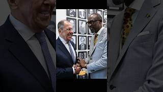 😅 «Tu es très populaire auprès des femmes » Diop dit à Lavrov [upl. by Ahsemaj]