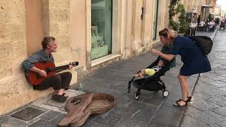 Glen Hansard busking in Noto Sicily and singing quotHer Mercyquot for Illès Gennaro [upl. by Harmonia315]