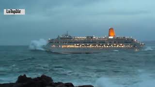 Bateaux de Croisière en Pleine Tempête  Bateau de Croisière tempête en mer [upl. by Anahoj213]