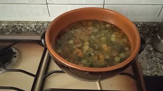 Minestrone di verdure pronto [upl. by Yrneh]