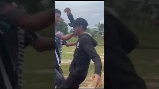 Fight scene muay thai vs silat muaythai silat fighting [upl. by Neelcaj]