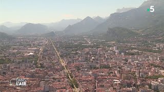 Grenoble les résultats dun écologiste au pouvoir  Reportage cdanslair  040320 [upl. by Oak]