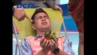 Raffi Ahmad Berani Pegang Rambutan  dahSyat 28 Juni 2014 [upl. by Gallenz]