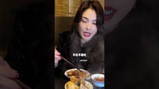 为何刘涛的牙齿总蓝光？一张高清照的曝光，才知她被后遗症折磨 [upl. by Mungovan]