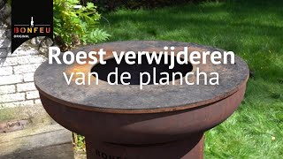 Roest verwijderen van je plancha [upl. by Attelrahs]