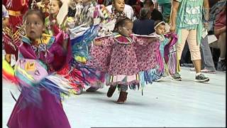 Tiny Tots  2016 Gathering of Nations Pow Wow  PowWowscom [upl. by Bez]