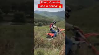 Piloto Colou a Mão no Torque 🔥enduro trilha esportesradicais adrenalina hard viralshort [upl. by Ailla452]