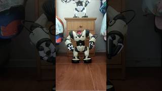 My Robosapien V1 2004 Dance demo [upl. by Anilorac551]