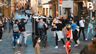 Toulouse  il danse dans les rues et fait le buzz [upl. by Ennovihs]