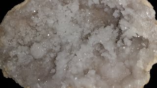 How to tell druzy quartz from a geode [upl. by Jarita460]