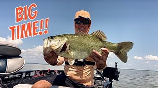 Fishing OFFSHORE On LAKE APOPKA 20 Pound Bag [upl. by Reivazx204]