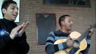 Gitanos cantan a los Chichos en Barceloneta [upl. by Nohj]