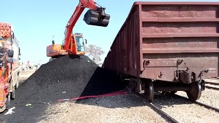 Coal Train Unloading at Kot Addu Railway StationCoal Train Unloading in Pakistan [upl. by Wiersma]